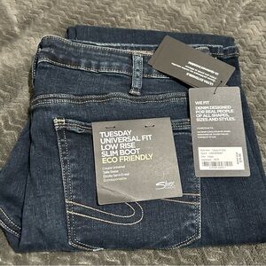 Silver Jeans - Tuesday Universal Fit, Low Rise, Slim Boot W34/L31